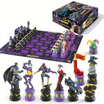 Batman - Batman Chess Set (Dark Knight vs Joker)