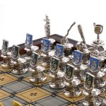 The Hogwarts™ Houses Quidditch Chess Set - Slika 3