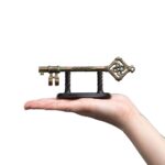 Lord of the Rings Replica 1/1 Key to Bag End 15 cm - Slika 2